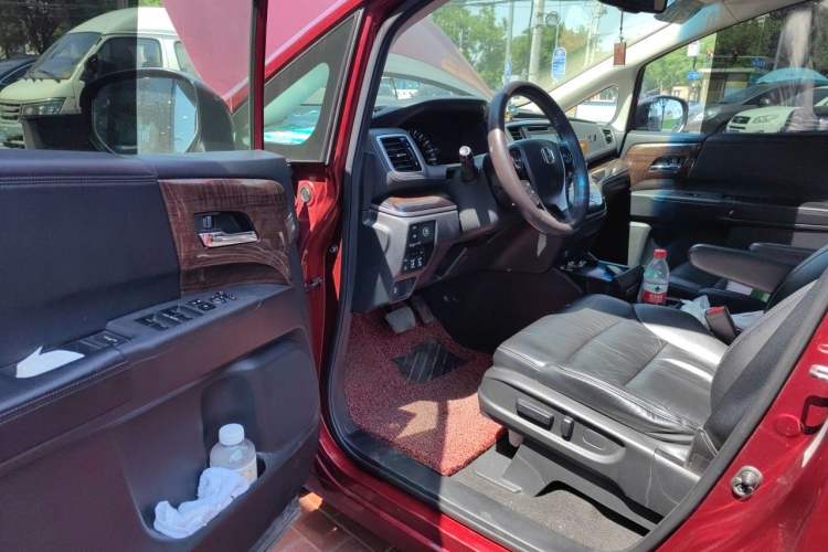 Used Honda Odyssey 2015 2.4L Supreme Edition Driver Seat