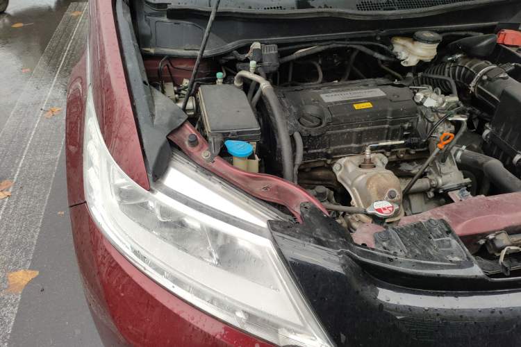 Used Honda Odyssey 2015 2.4L Smart Edition Engine Bay Right