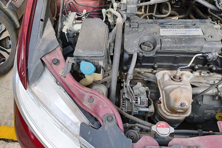 Used Honda Odyssey 2015 2.4L Luxury Edition Engine Bay Right
