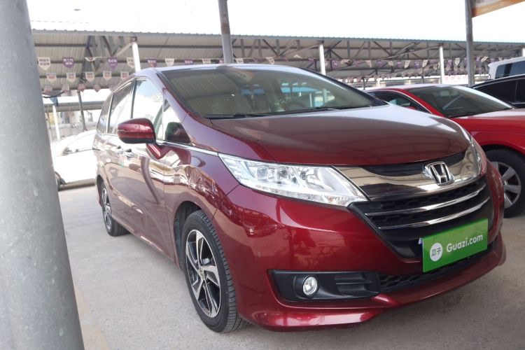 Used Honda Odyssey 2015 2.4L Smart Edition Front Right 45 Deg