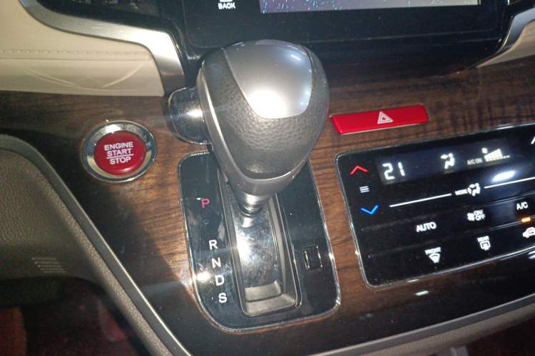 Used Honda Odyssey 2015 2.4L Smart Edition Gear Lever