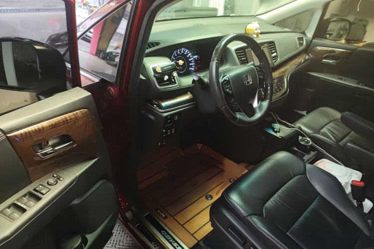 Used Honda Odyssey 2015 2.4L Prestige Edition Interior 3