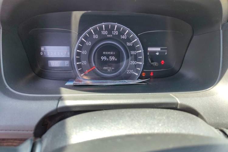 Used Honda Odyssey 2015 2.4L Supreme Edition Odometer Close Up