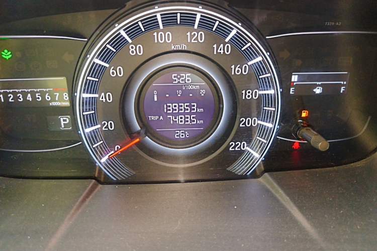 Used Honda Odyssey 2015 2.4L Luxury Edition Odometer Close Up