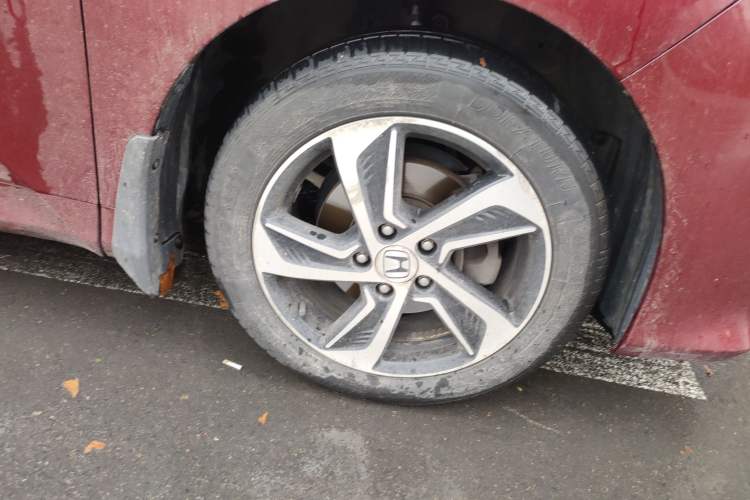 Used Honda Odyssey 2015 2.4L Smart Edition Right Front Wheel Hub