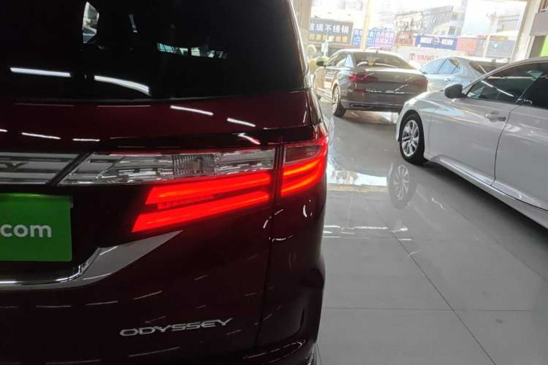 Used Honda Odyssey 2015 2.4L Prestige Edition Right Rear Taillight