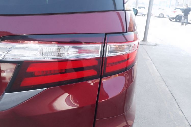 Used Honda Odyssey 2015 2.4L Smart Edition Right Rear Taillight