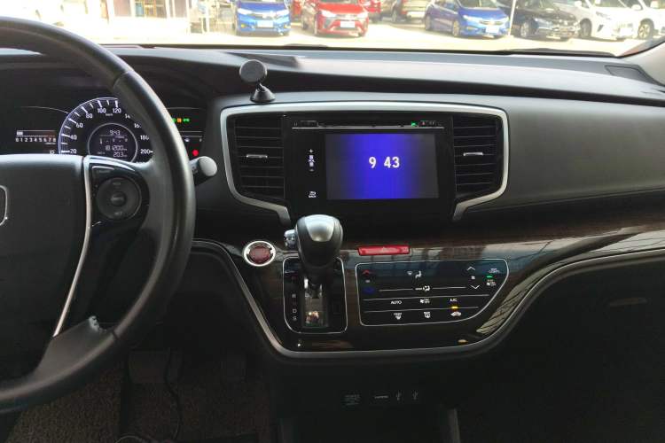 Used Honda Odyssey 2015 Updated Version 2.4L Smart Edition Audio And AC Panel