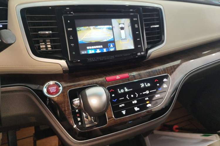 Used Honda Odyssey 2015 Revised Version 2.4L Supreme Edition Audio And AC Panel