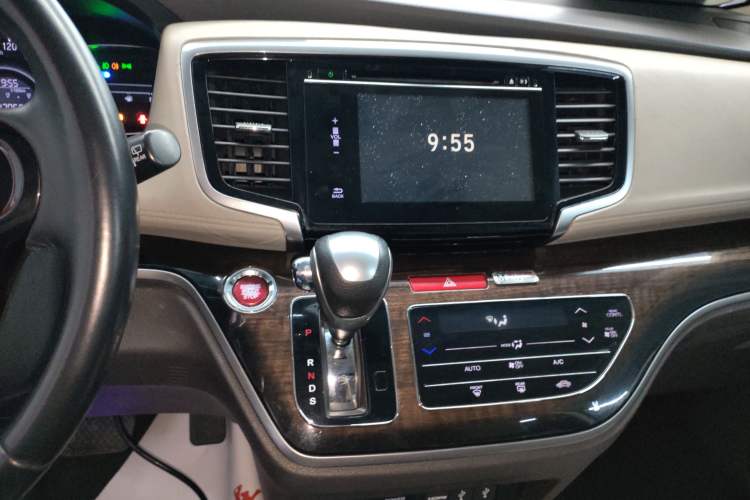 Used Honda Odyssey 2015 2.4L Luxury Edition Audio And AC Panel