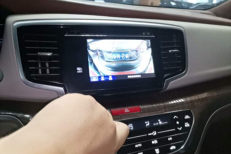 Used Honda Odyssey 2015 Updated Version 2.4L Smart Edition Audio And AC Panel