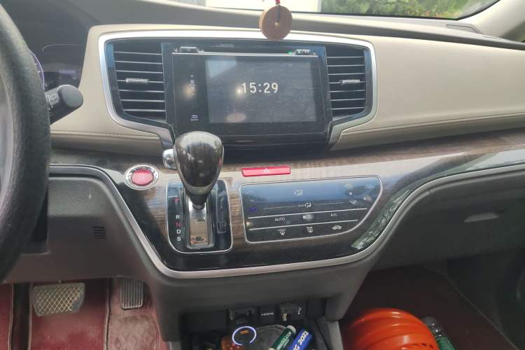 Used Honda Odyssey 2015 Updated Version 2.4L Smart Edition Audio And AC Panel