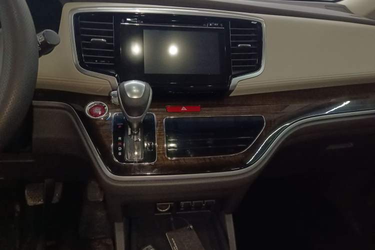 Used Honda Odyssey 2015 2.4L Smart Edition Audio And AC Panel