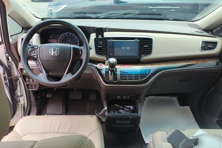 Used Honda Odyssey 2015 Revised 2.4L Luxury Edition Center Console