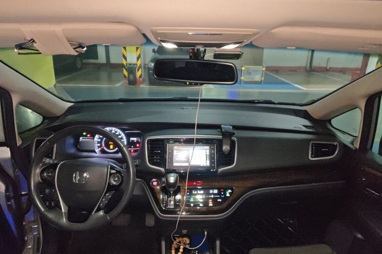 Used Honda Odyssey 2015 2.4L Supreme Edition Center Console