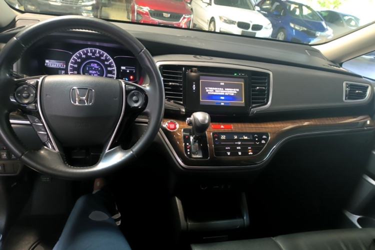 Used Honda Odyssey 2015 2.4L Smart Edition Center Console