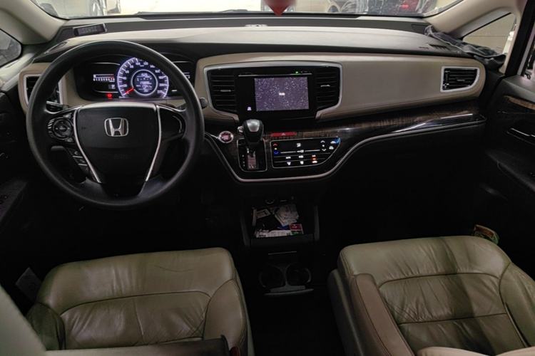 Used Honda Odyssey 2015 Revised 2.4L Luxury Edition Center Console