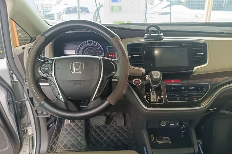 Used Honda Odyssey 2015 2.4L Luxury Edition Center Console
