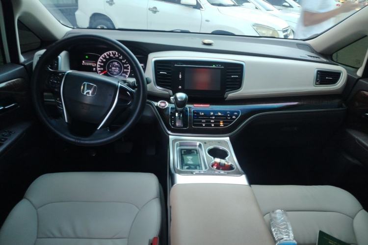 Used Honda Odyssey 2015 2.4L Luxury Edition Center Console