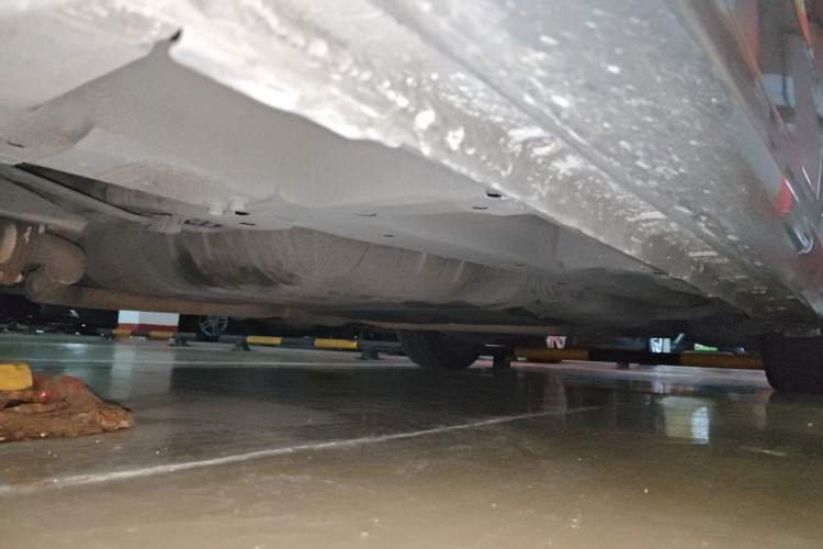 Used Honda Odyssey 2015 2.4L Supreme Edition Chassis Front Left