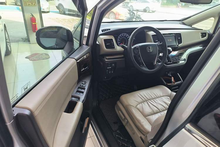 Used Honda Odyssey 2015 2.4L Prestige Edition Driver Seat