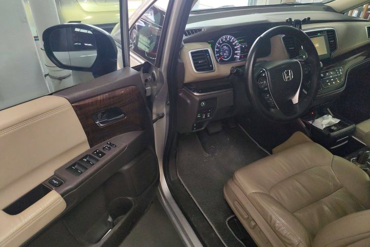 Used Honda Odyssey 2015 2.4L Smart Edition Driver Seat