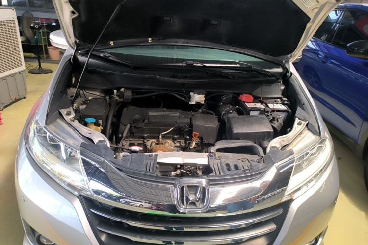 Used Honda Odyssey 2015 2.4L Smart Edition Engine Bay
