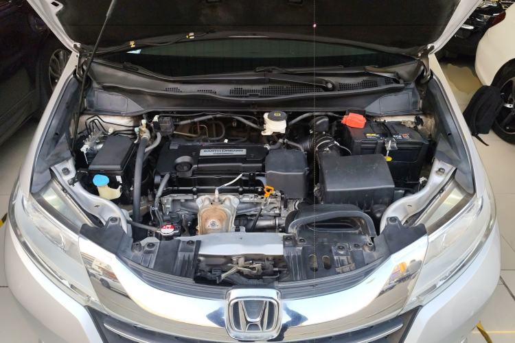 Used Honda Odyssey 2015 Revised Version 2.4L Comfort Edition Engine Bay