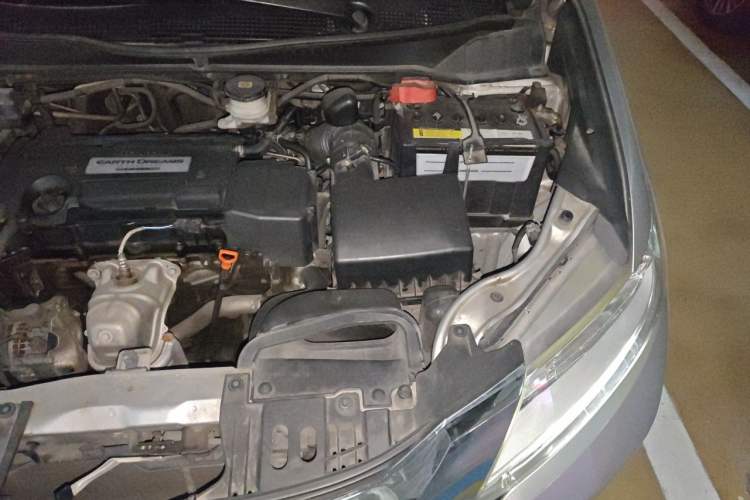 Used Honda Odyssey 2015 2.4L Supreme Edition Engine Bay Left