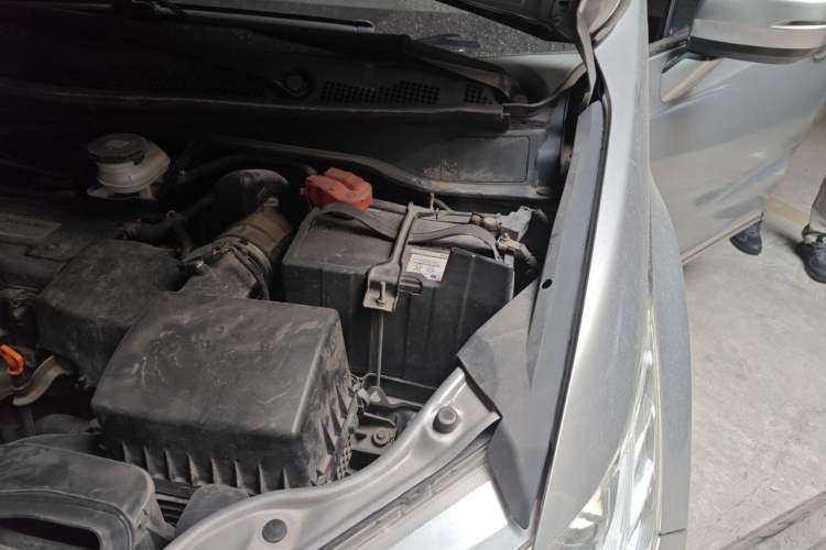 Used Honda Odyssey 2015 2.4L Smart Edition Engine Bay Left