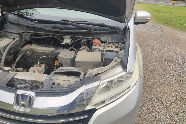 Used Honda Odyssey 2015 Updated Version 2.4L Smart Edition Engine Bay Left
