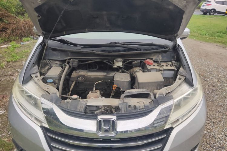 Used Honda Odyssey 2015 Updated Version 2.4L Smart Edition Engine Bay