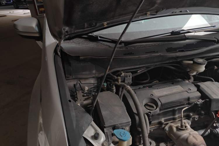 Used Honda Odyssey 2015 2.4L Smart Edition Engine Bay Right