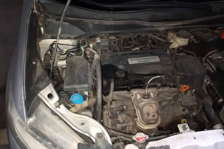 Used Honda Odyssey 2015 2.4L Luxury Edition Engine Bay Right