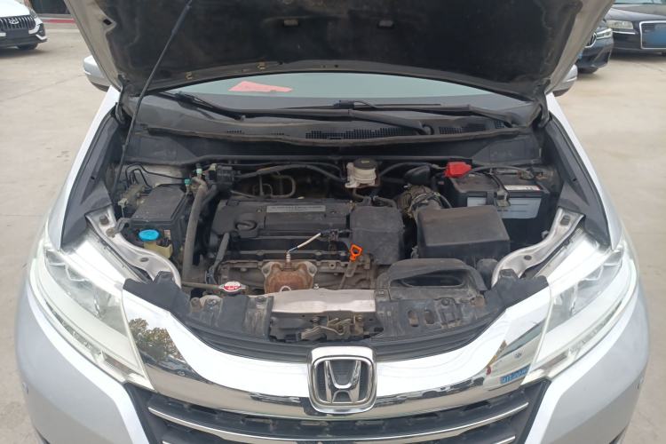 Used Honda Odyssey 2015 2.4L Smart Edition Engine Bay