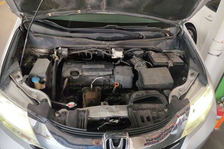 Used Honda Odyssey 2015 2.4L Smart Edition Engine Bay