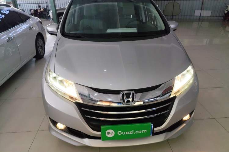 Used Honda Odyssey 2015 Revised Version 2.4L Supreme Edition Exterior 1