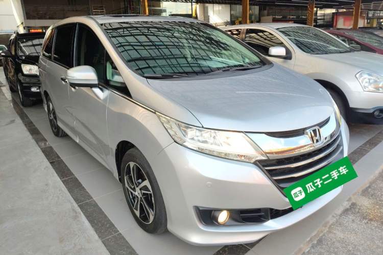 Used Honda Odyssey 2015 Updated Version 2.4L Smart Edition Exterior 2