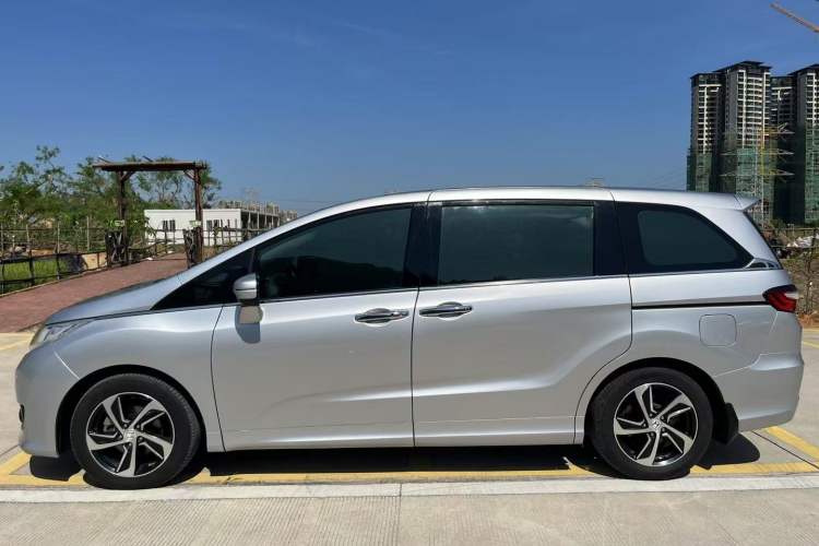 Used Honda Odyssey 2015 Revised 2.4L Luxury Edition Exterior 2
