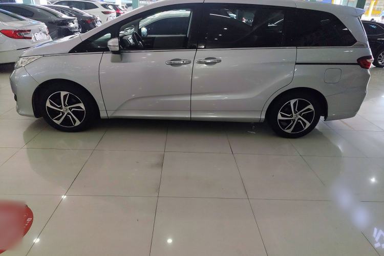 Used Honda Odyssey 2015 Revised Version 2.4L Supreme Edition Exterior 3