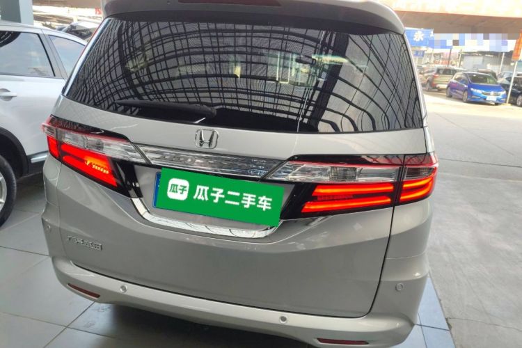 Used Honda Odyssey 2015 Updated Version 2.4L Smart Edition Exterior 4