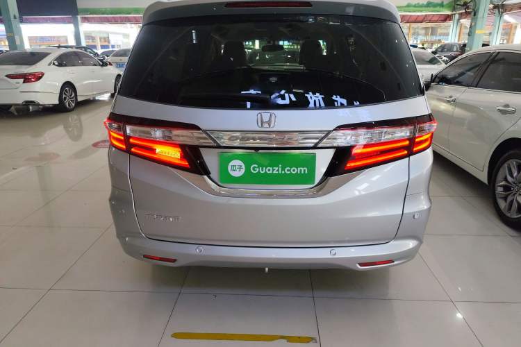 Used Honda Odyssey 2015 Revised Version 2.4L Supreme Edition Exterior 4