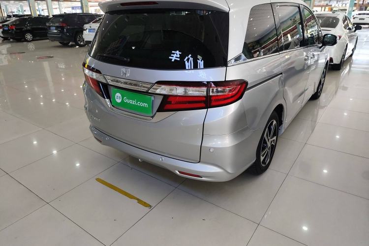 Used Honda Odyssey 2015 Revised Version 2.4L Supreme Edition Exterior 5