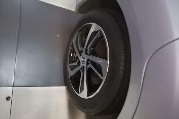 Used Honda Odyssey 2015 Updated Version 2.4L Smart Edition Exterior 5
