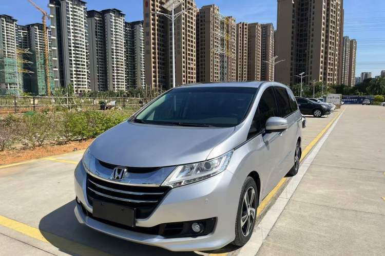 Used Honda Odyssey 2015 Revised 2.4L Luxury Edition Exterior 5