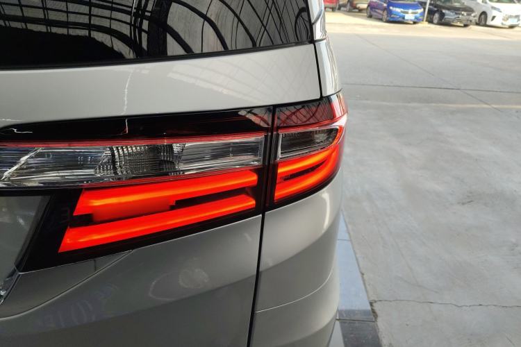 Used Honda Odyssey 2015 Updated Version 2.4L Smart Edition Exterior 6