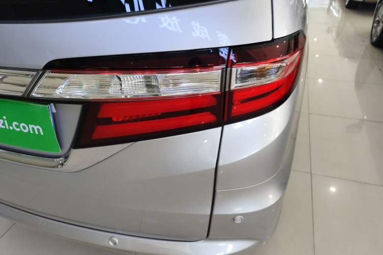 Used Honda Odyssey 2015 Revised Version 2.4L Supreme Edition Exterior 6