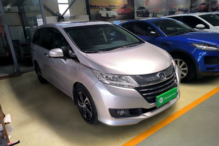 Used Honda Odyssey 2015 2.4L Smart Edition Front Right 45 Deg