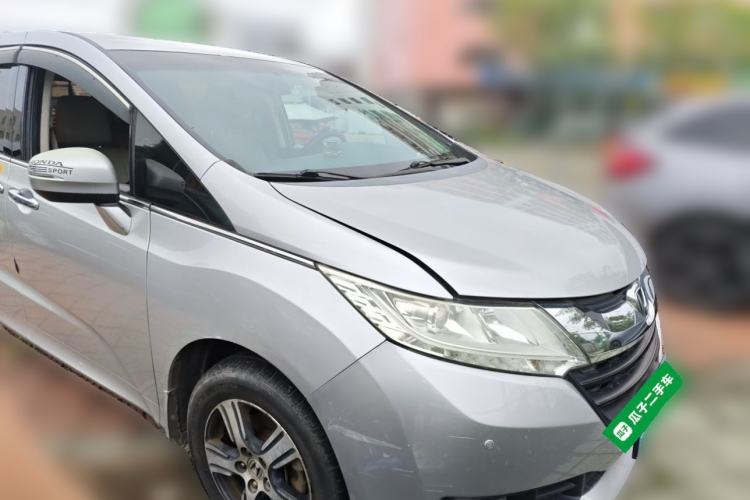 Used Honda Odyssey 2015 Revised Version 2.4L Comfort Edition Front Right 45 Deg