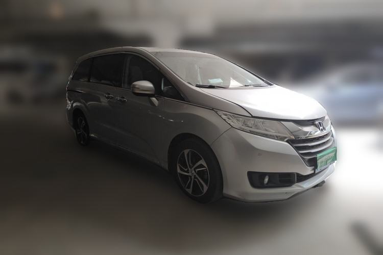 Used Honda Odyssey 2015 2.4L Smart Edition Front Right 45 Deg